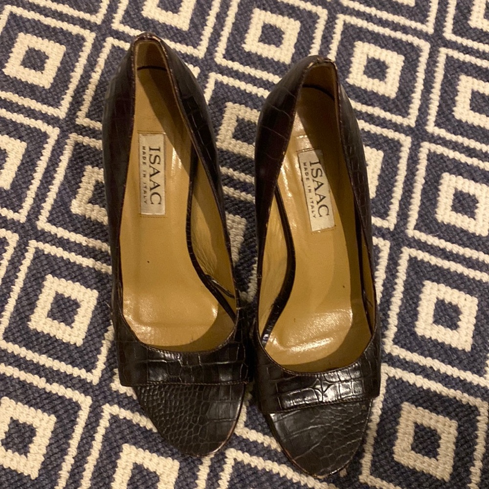Isaac Mizrahi 3” open toe heels